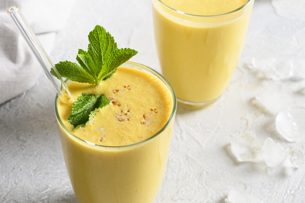 Ayurvedisches Mango Lassi: ein erfrischender Genuss für heiße Tage