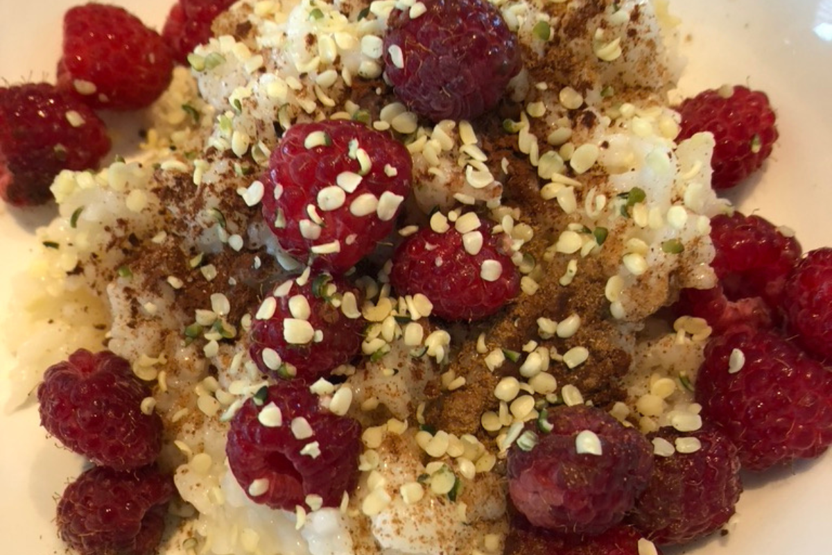 Süßer Milchreis mit Himbeeren – pranaforyou Süßer Milchreis mit Himbeeren – pranaforyou