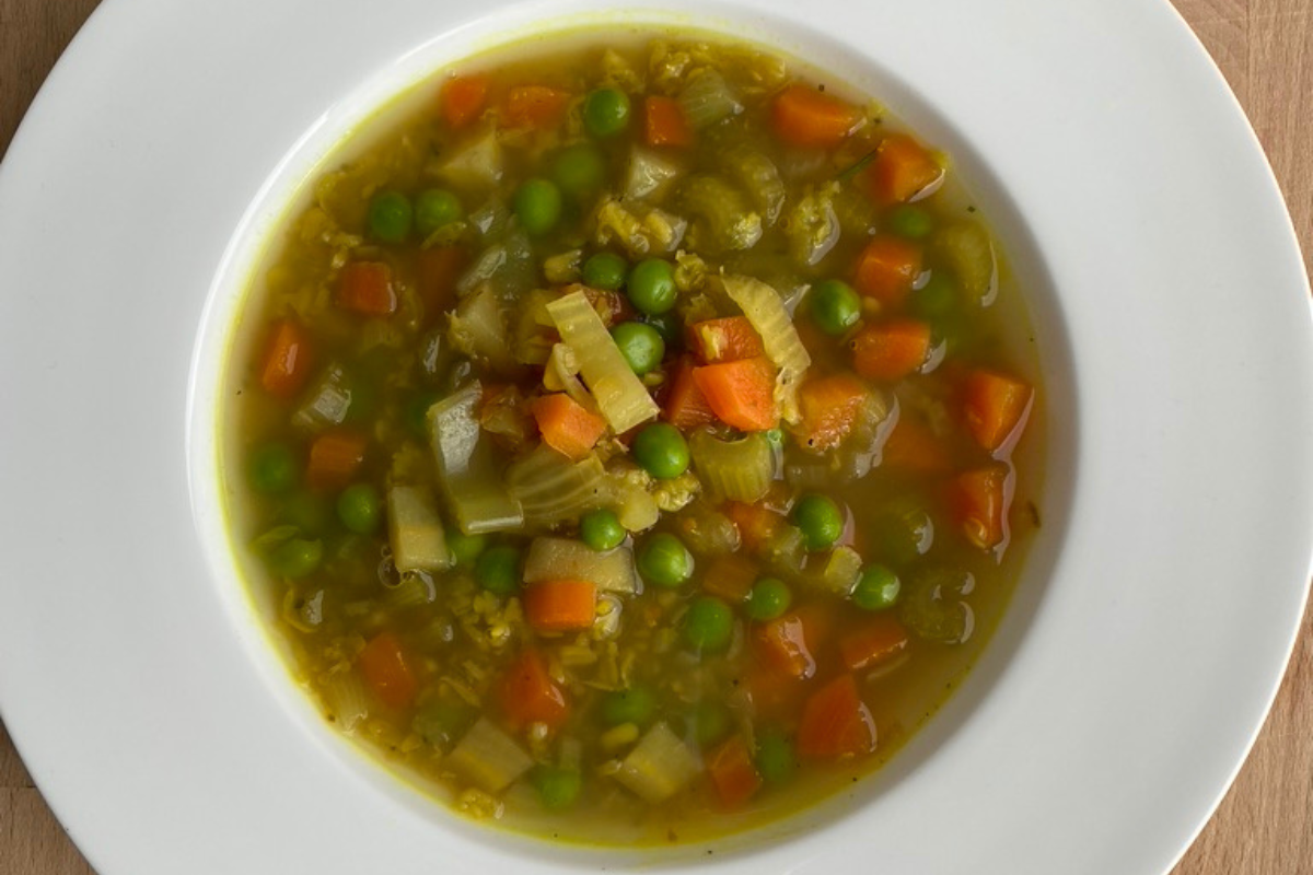 Leichte Mungdal-Gemüse-Suppe