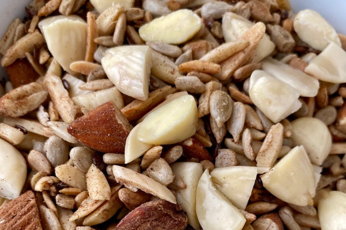 Knuspriges Granola mit Nüssen: Ein leckeres und gesundes Frühstück für jeden Tag
