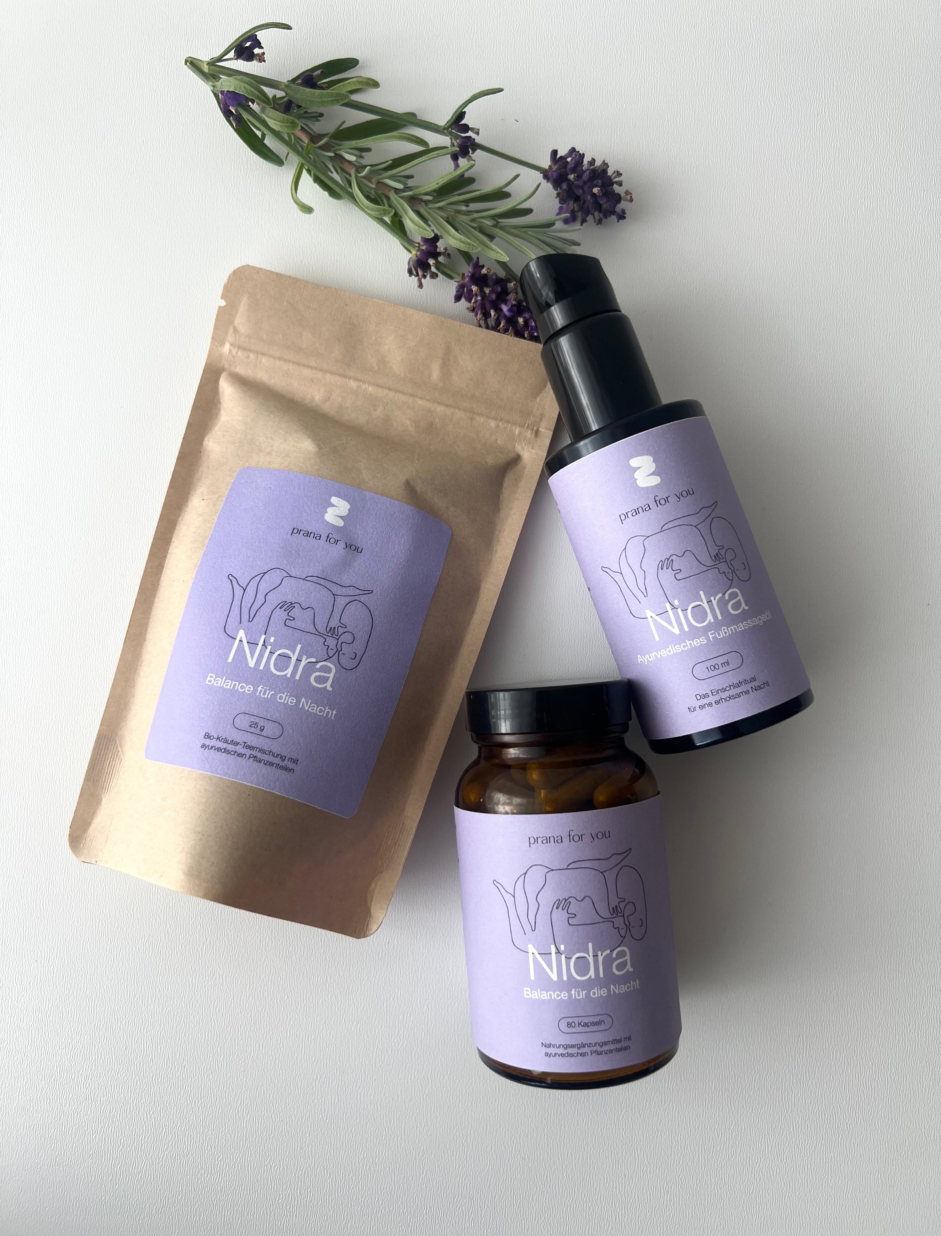 Nidra ayurvedisches Fußmassageöl, Bio-Kräutertee und Nahrungsergänzung Balance für die Nacht mit Lavendel.