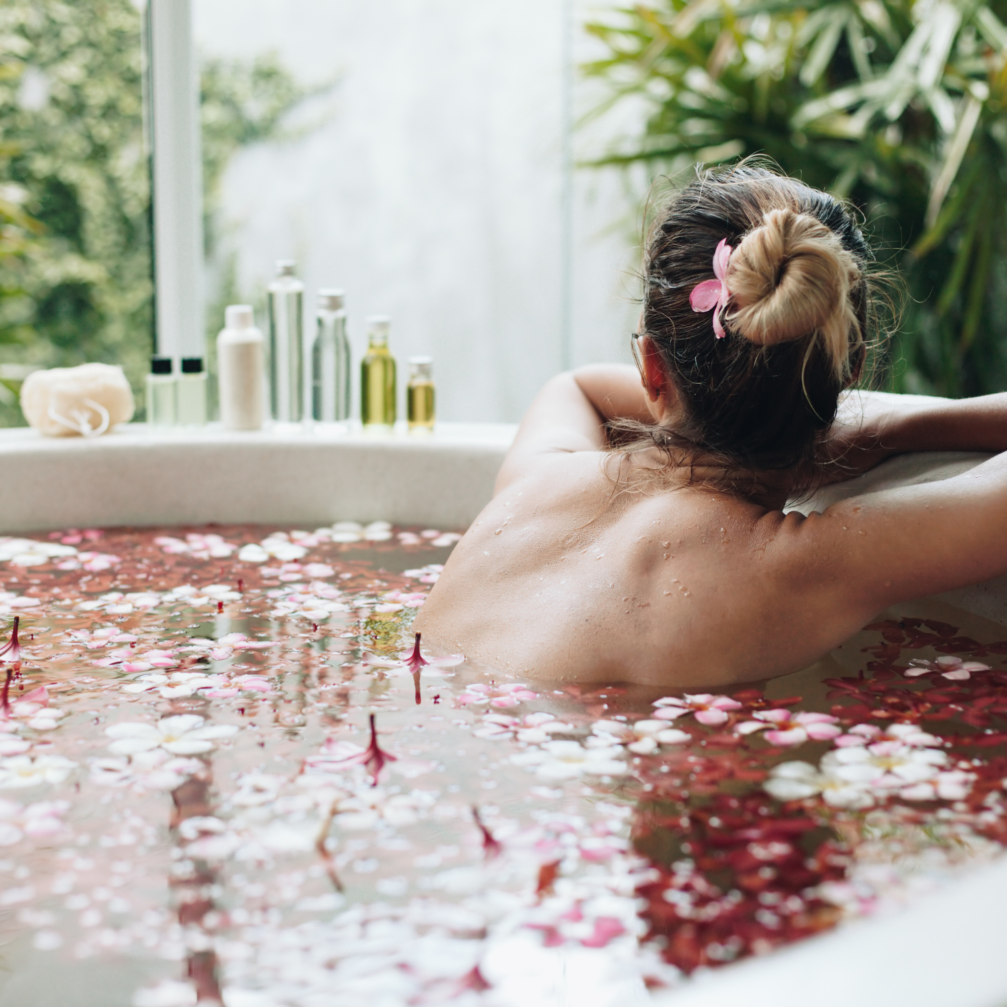 WEIBLICHKEIT IM WANDEL: Mit Ayurveda sanft durch die Wechseljahre
